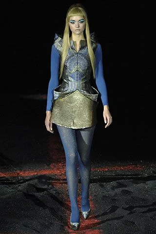 Look 16